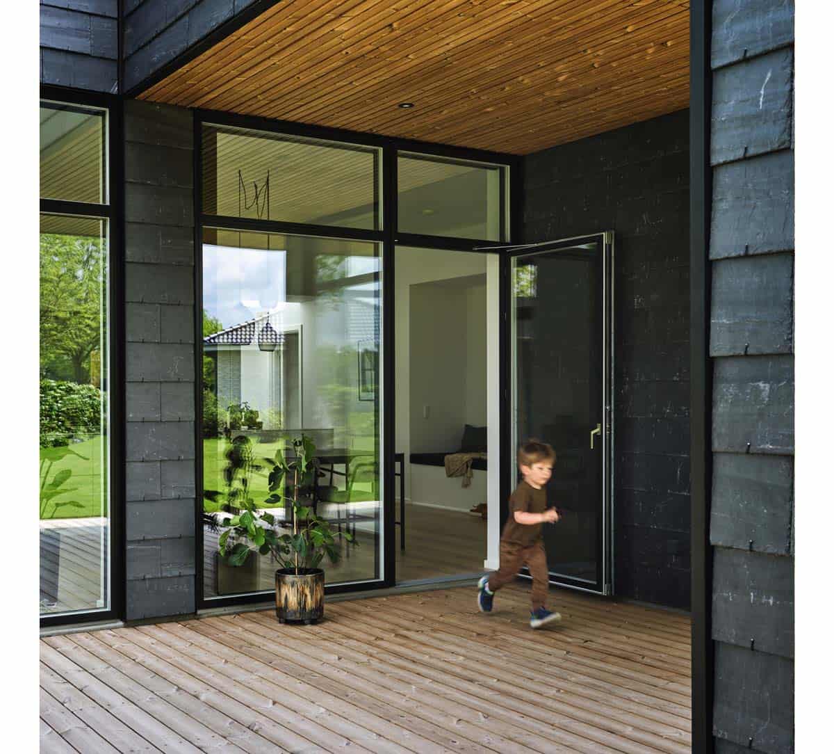 3.-ModernCasement